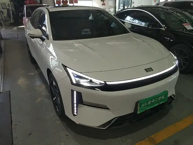 Geely Galaxy L6 — Фото автомобиля 3