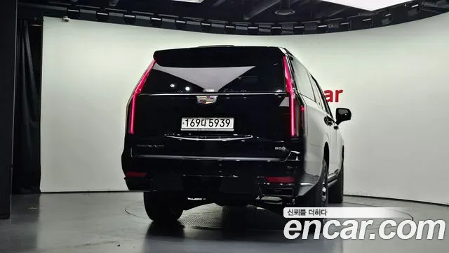 Cadillac Escalade — Фото автомобиля 4