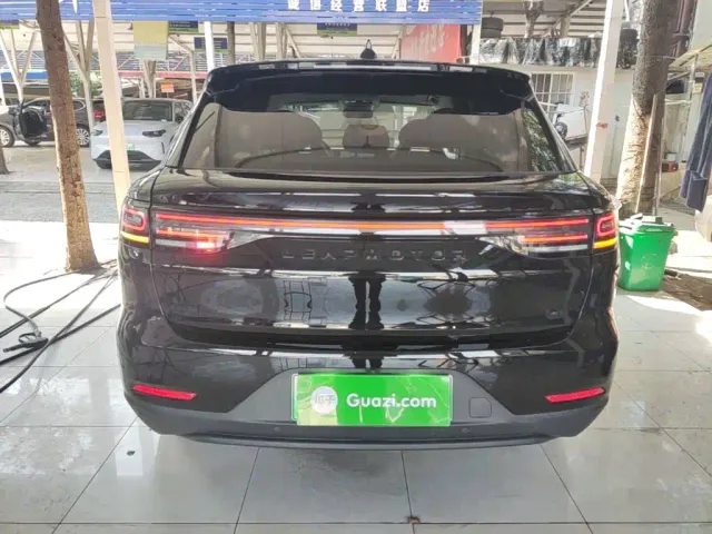 Leapmotor C11 — Фото автомобиля 5