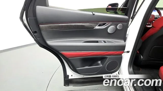 Genesis GV80 — Фото автомобиля 16