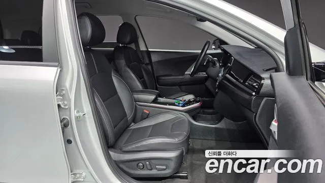 Kia Niro Niro Plus Air — Фото автомобиля 26