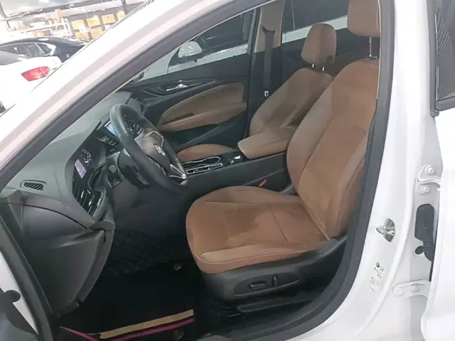 Buick Regal — Фото автомобиля 14