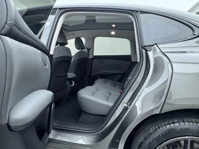 IM Motors LS6 — Фото автомобиля 11