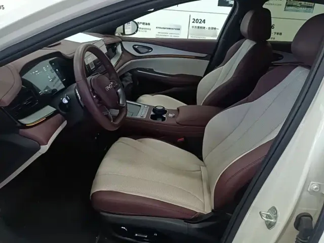 BYD Seal 07 DM-i — Фото автомобиля 14