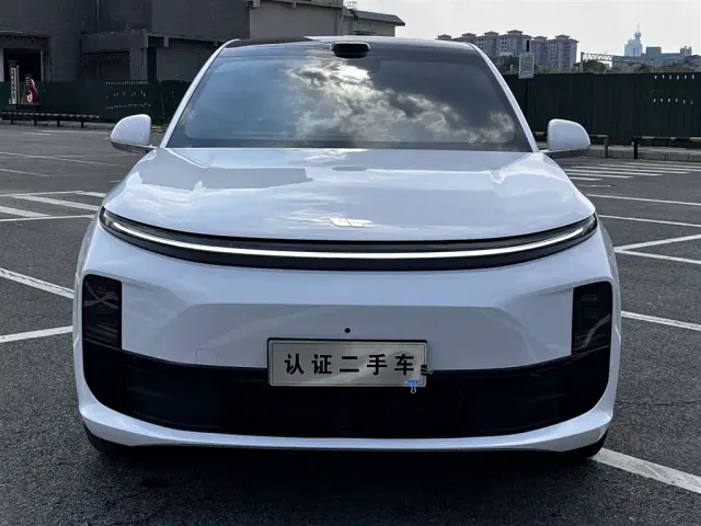 Li Auto L6 — Фото автомобиля 2