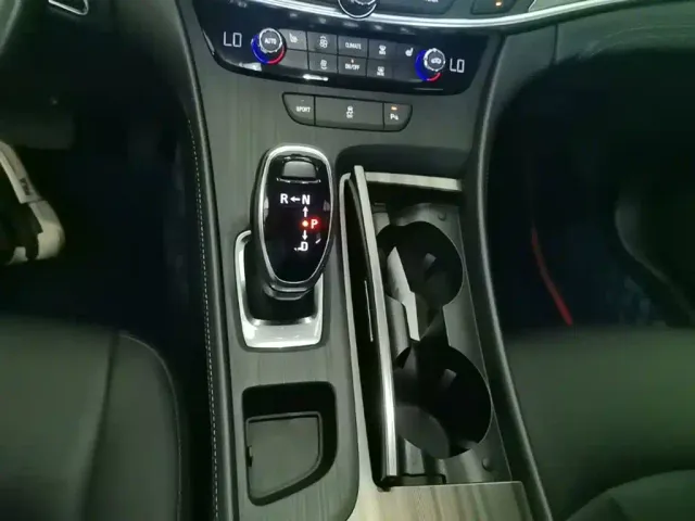 Buick LaCrosse — Фото автомобиля 13