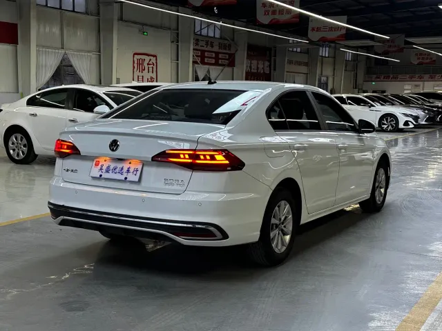 Volkswagen Bora — Фото автомобиля 5