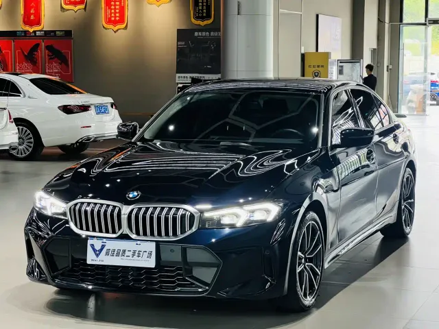 Фотография автомобиля — BMW 3 Series