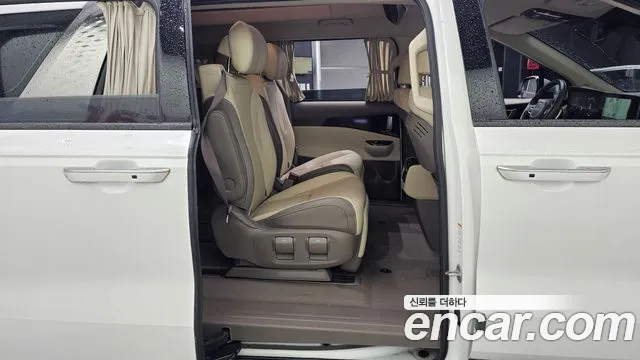 Kia Canival Carnival 4 поколение Дизель 7 мест Hi-Limousine — Фото автомобиля 12