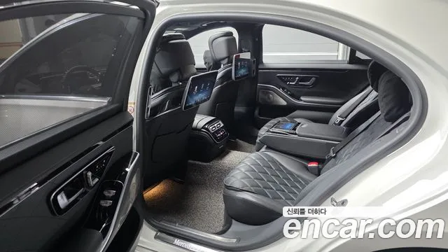 Mercedes-Benz S-Class — Фото автомобиля 11