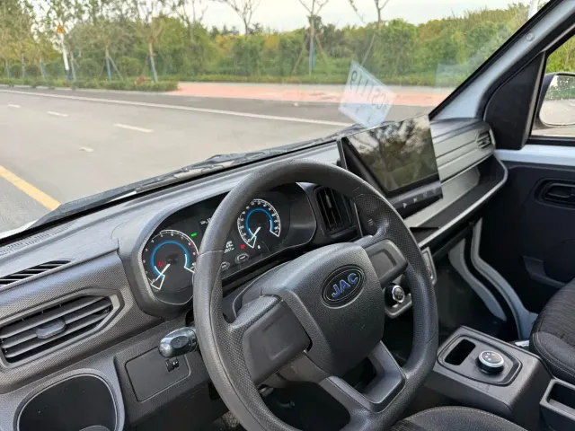 JAC Motors Blue Cat — Фото автомобиля 7