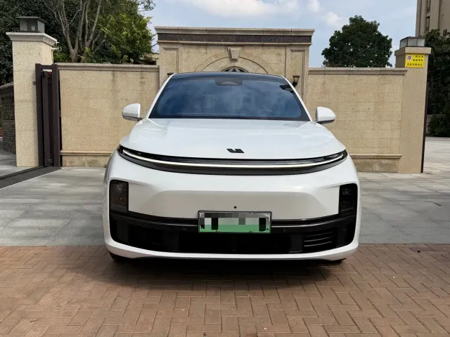 Li Auto L7 — Фото автомобиля 2