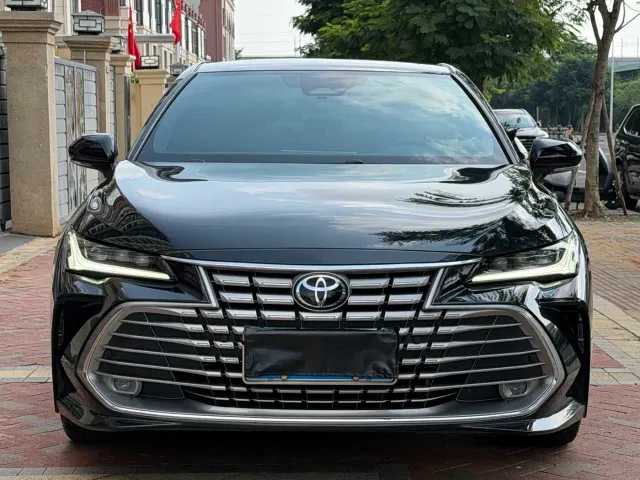 Toyota Avalon — Фото автомобиля 2
