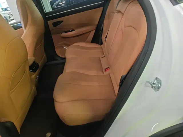 Geely Galaxy L7 — Фото автомобиля 16