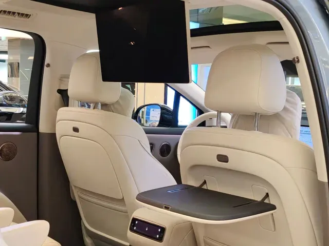 Li Auto i8 — Фото автомобиля 15