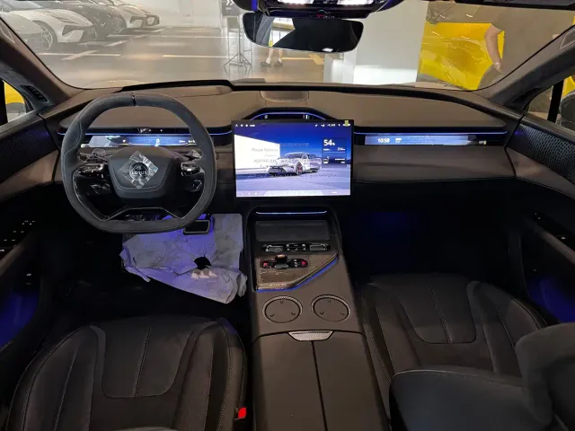Lotus Emeya — Фото автомобиля 7