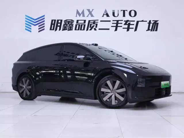 Li Auto i6 — Фото автомобиля 5