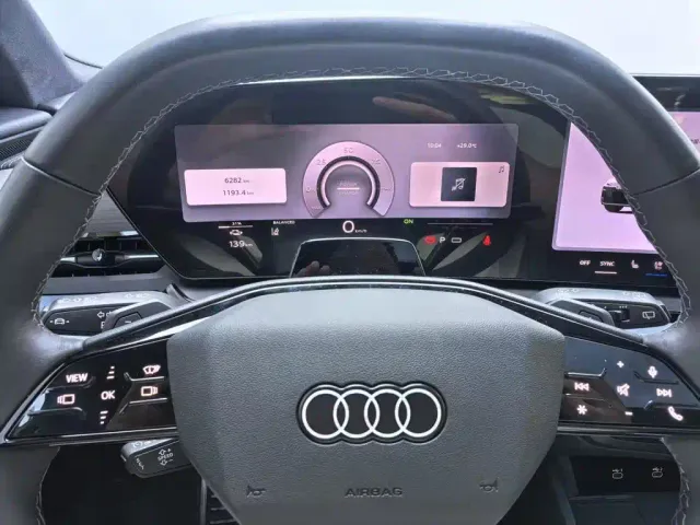 Audi Q6L e-tron — Фото автомобиля 4