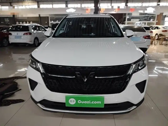 Wuling Asta — Фото автомобиля 2