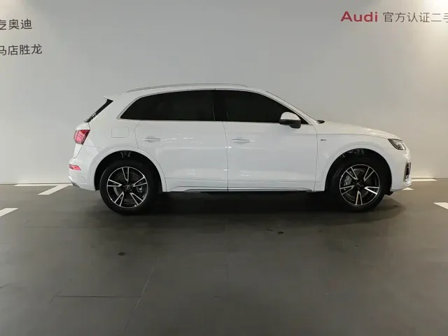 Audi Q5L — Фото автомобиля 3
