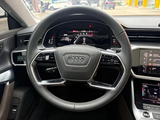 Audi A7L — Фото автомобиля 7