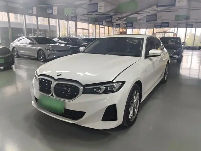 Фотография автомобиля — BMW i3