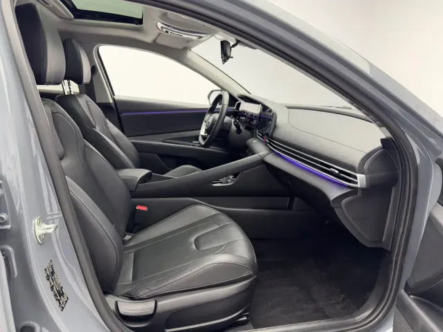 Hyundai Elantra — Фото автомобиля 12