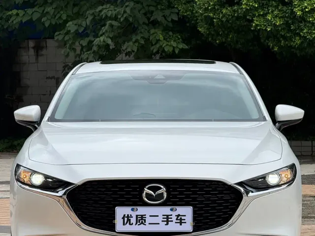 Mazda Axela — Фото автомобиля 2