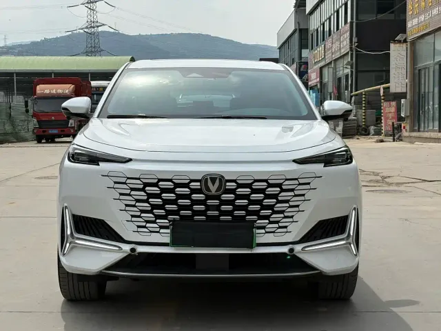 Changan UNI-K iDD — Фото автомобиля 2