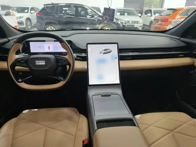 Geely Galaxy Galaxy L6 2024 125km PLUS Soaring Dragon Edition — Фото автомобиля 9