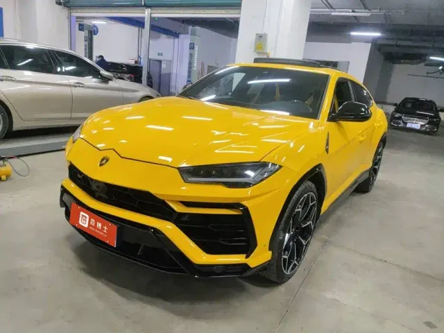 Фотография автомобиля — Lamborghini Urus
