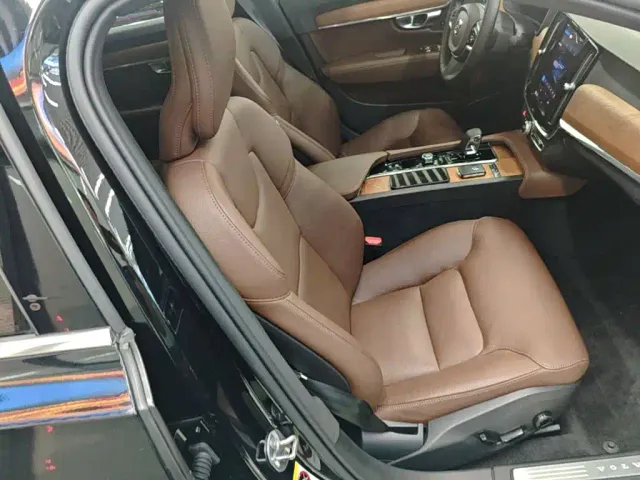 Volvo S90 — Фото автомобиля 24