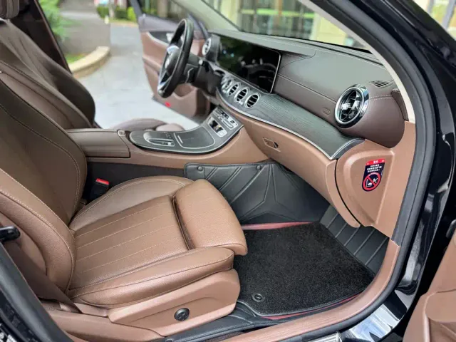Mercedes-Benz E-Class — Фото автомобиля 6
