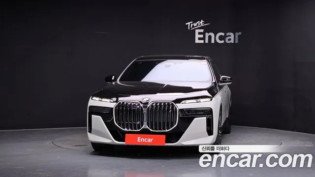 BMW i7 xDrive 60 M Sport — Фото автомобиля 3