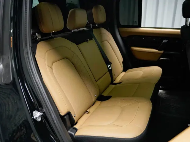 Land Rover Defender — Фото автомобиля 15