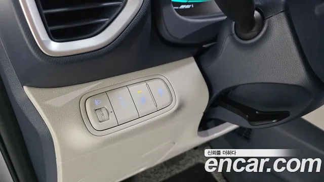 Hyundai Venue — Фото автомобиля 24