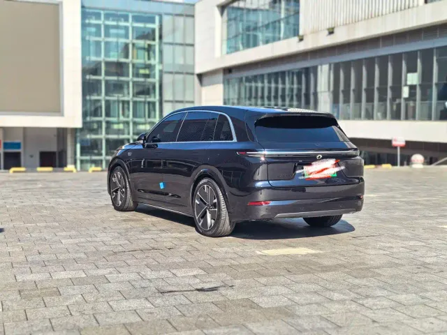 Li Auto L7 — Фото автомобиля 7