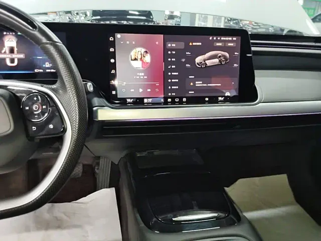 Xpeng P7 — Фото автомобиля 12