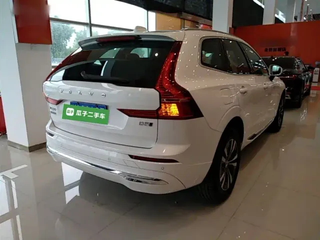 Volvo XC60 — Фото автомобиля 6