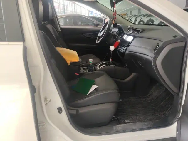 Nissan X-Trail — Фото автомобиля 8