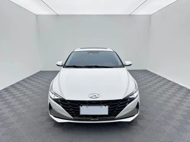 Hyundai Elantra — Фото автомобиля 2