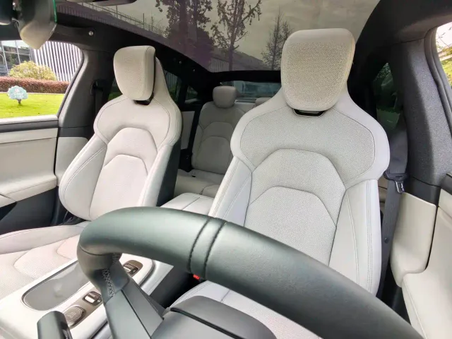 Xiaomi SU7 — Фото автомобиля 14