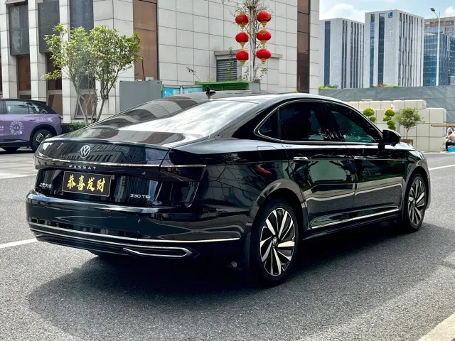 Volkswagen Passat — Фото автомобиля 10