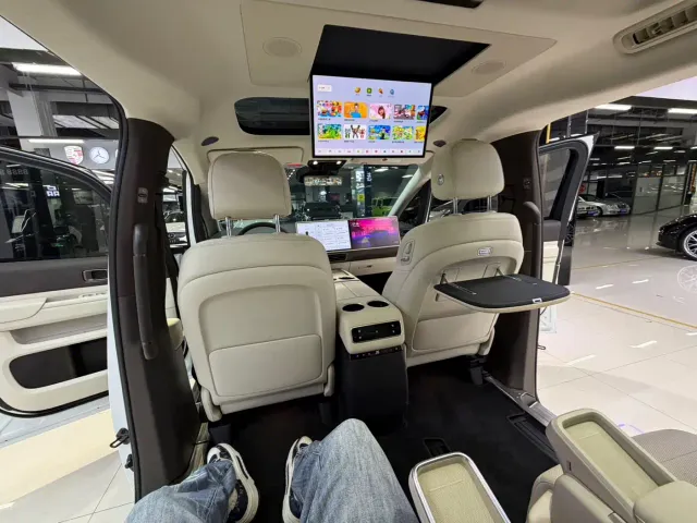 Li Auto MEGA — Фото автомобиля 10