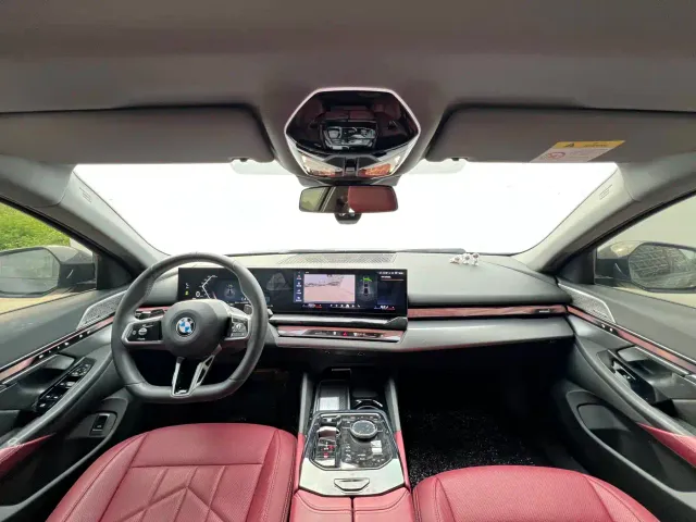 BMW 5 Series — Фото автомобиля 8