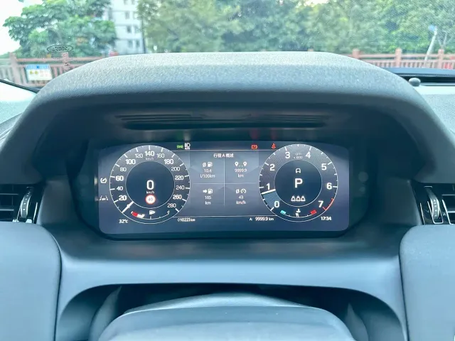 Land Rover Discovery Sport — Фото автомобиля 13