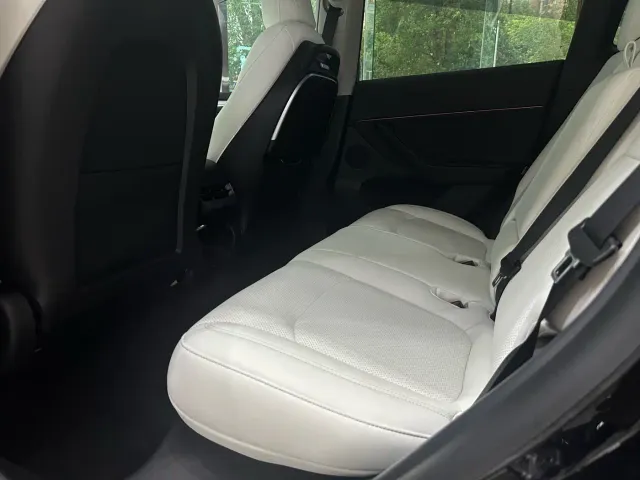 Tesla Model Y — Фото автомобиля 9