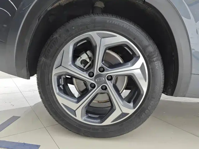 Geely Xingyue L — Фото автомобиля 6