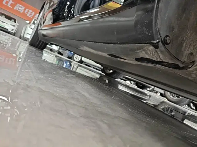 Tesla Model 3 — Фото автомобиля 20