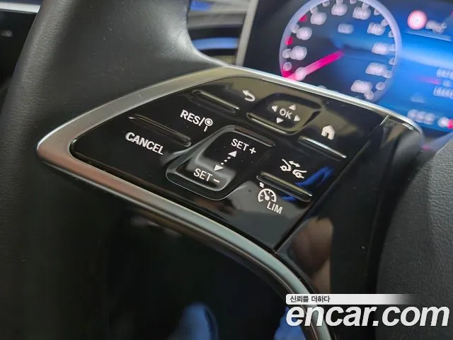 Mercedes-Benz E-Class — Фото автомобиля 3